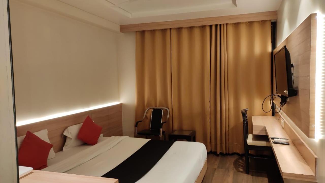 Hotel Poseidon Inn Lucknow Exterior photo